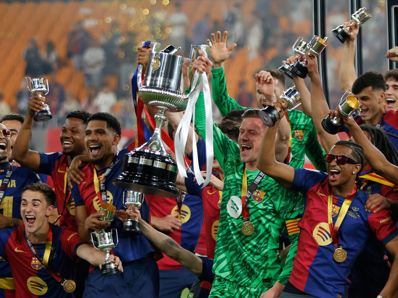 Der deutsche Nationaltorwart Marc-André ter Stegen steht nach langer Verletzung am Samstag erstmals wieder beim FC Barcelona im Tor. - Foto: Joan Monfort/AP/dpa