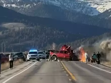 Schwerer Unfall in der Nähe des Yellowstone Nationalparks   - Foto: --/Roger Merrill/dpa