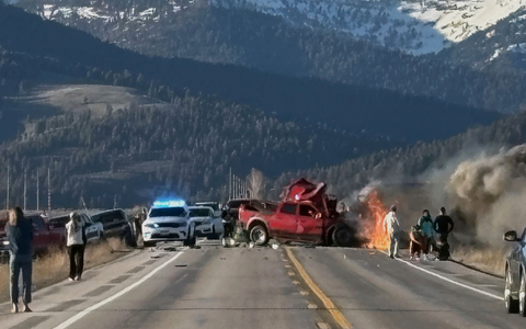 Schwerer Unfall in der Nähe des Yellowstone Nationalparks   - Foto: --/Roger Merrill/dpa