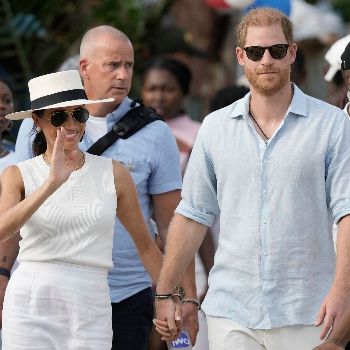Meghan und Harry hatten sich vor Jahren nicht nur räumlich vom Königshaus getrennt. (Archivbild) - Foto: Ivan Valencia/AP/dpa