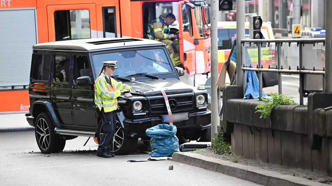 Nach ersten Erkenntnissen der Polizei war es ein Unfall. - Bild: Bernd Weißbrod/dpa