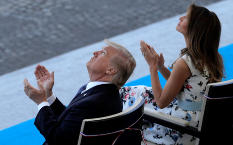 Trump war 2017 bei der Militärparade zum französischen Nationalfeiertag in Paris. (Archivbild) - Foto: picture alliance / Markus Schreiber/AP/dpa