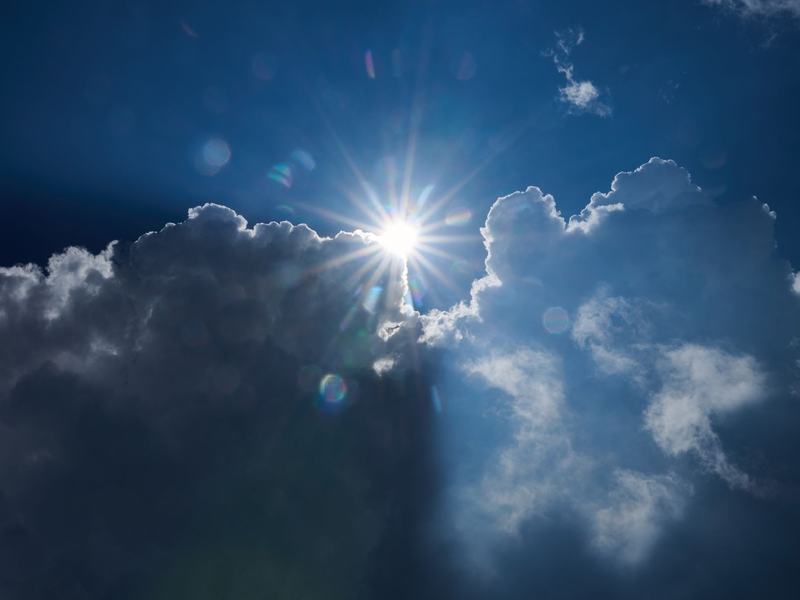Nach hohen Temperaturen kommt es bundesweit zu Gewittern. (Symbolbild) - Foto: Annette Riedl/dpa