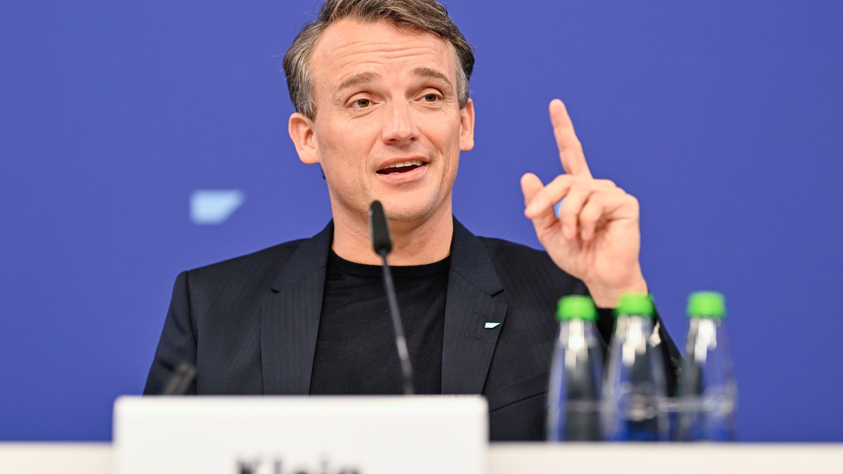 Die US-Unternehmen haben enge Kontakte zur Regierung, sagt SAP-Chef Klein. Ändert das etwas an den von Präsident Trump verhängten Zöllen? (Archivbild)  - Foto: Uwe Anspach/dpa