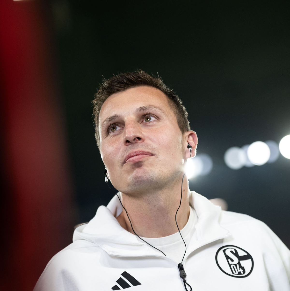 Jakob Fimpel muss schon wieder aushelfen als Interimstrainer.  - Foto: Fabian Strauch/dpa