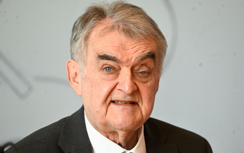 NRW-Innenminister Reul lehnt Schnellschüsse im Umgang mit AfD-Mitgliedern im Staatsdienst ab (Archivbild) - Foto: Roberto Pfeil/dpa NRW-Innenminister Reul lehnt Schnellschüsse im Umgang mit AfD-Mitgliedern im Staatsdienst ab (Archivbild) - Foto: Roberto Pfeil/dpa