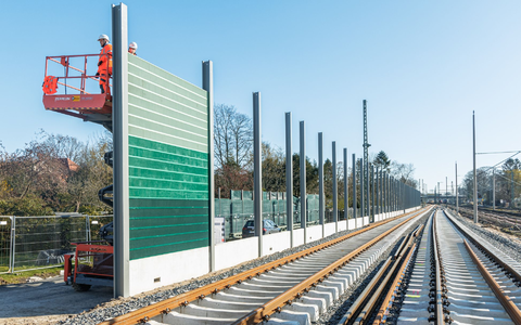Die Bahn muss beim Lärmschutzausbau entlang der Bestandsstrecke mehr Tempo machen. (Archivbild) - Foto: Markus Scholz/dpa