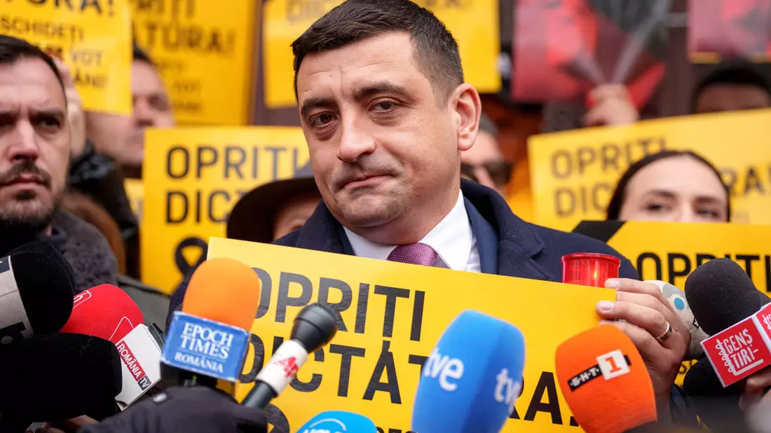 Der Rechtspopulist George Simion von der Partei AUR gilt als Favorit bei der Präsidentenwahl in Rumänien. (Archivbild) - Bild: Andreea Alexandru/AP/dpa