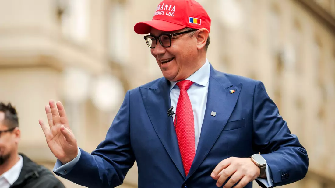 Der parteilose frühere sozialdemokratische Ministerpräsident Victor Ponta kandidiert für das Präsidentenamt. Er rühmt sich guter Beziehungen zur Administration des US-Präsidenten Donald Trump. (Archivbild) - Bild: Vadim Ghirda/AP/dpa