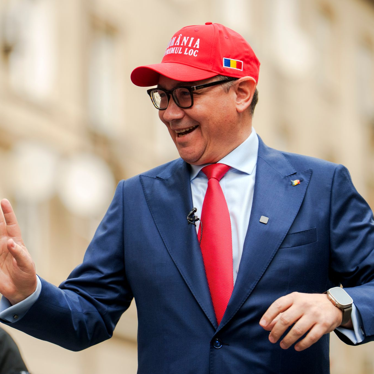 Der parteilose frühere sozialdemokratische Ministerpräsident Victor Ponta kandidiert für das Präsidentenamt. Er rühmt sich guter Beziehungen zur Administration des US-Präsidenten Donald Trump. (Archivbild) - Foto: Vadim Ghirda/AP/dpa