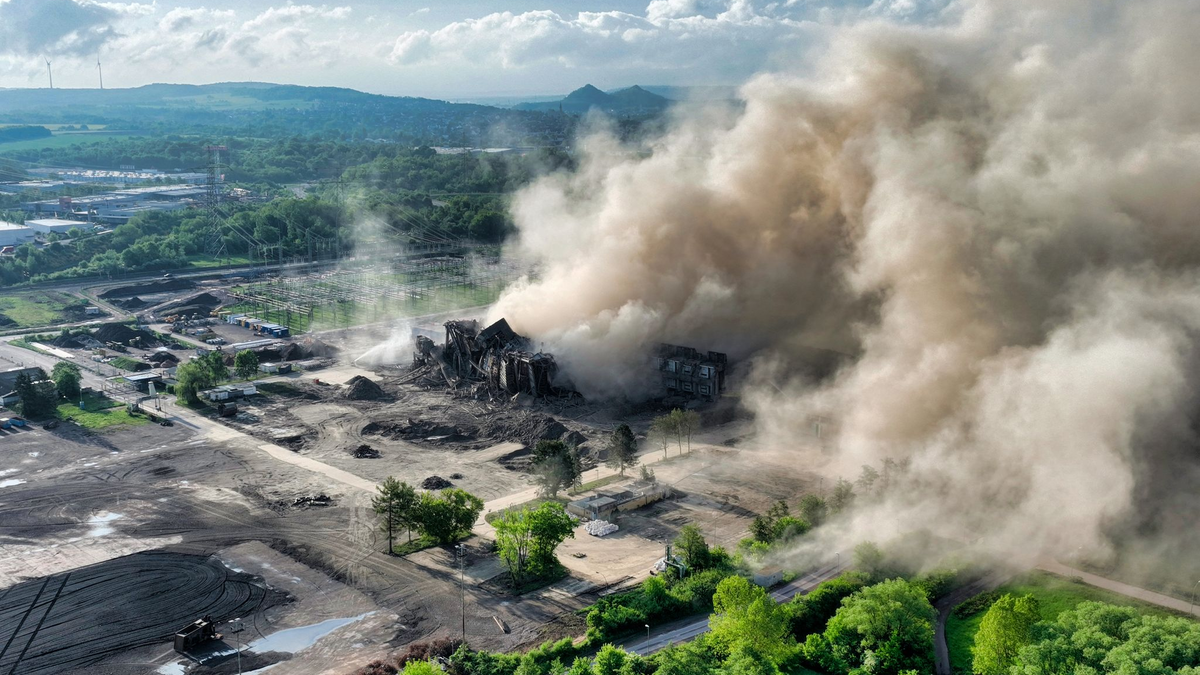 Rund um das Gelände war eine Sicherheitszone eingerichtet worden. - Foto: Laszlo Pinter/dpa