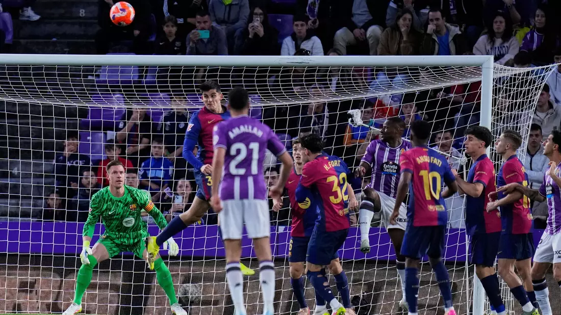 Ter Stegen ist zurück - nach seinem Comeback muss er aber schon wieder auf die Bank. - Bild: Manu Fernandez/AP/dpa