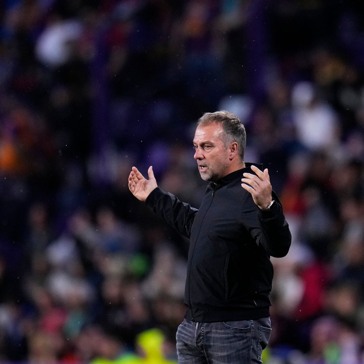 Barcelonas Trainer Hansi Flick wird gegen Inter und Real auf ter Stegen verzichten. - Foto: Manu Fernandez/AP/dpa