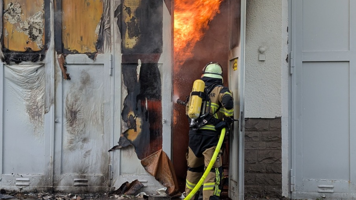 FW-E: Internationaler Tag der Feuerwehrleute - Feuerwehr Essen im Einsatz - Foto: presseportal.de