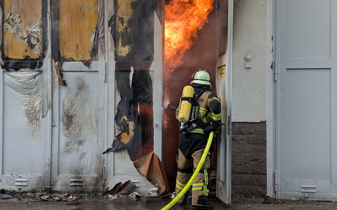 FW-E: Internationaler Tag der Feuerwehrleute - Feuerwehr Essen im Einsatz - Foto: presseportal.de