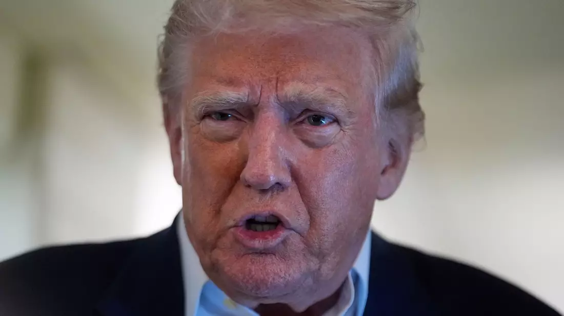 US-Präsident Trump will seine aggressive Zollpolitik auf die Filmbranche ausdehnen.  - Bild: Manuel Balce Ceneta/AP/dpa