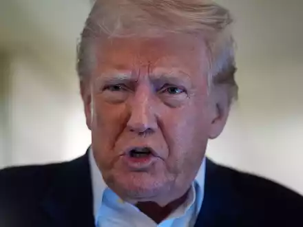 Donald Trump möchte die Haftanstalt wieder öffnen und setzt auf die Symbolkraft des weltberühmten Knastes.  - Foto: Manuel Balce Ceneta/AP/dpa