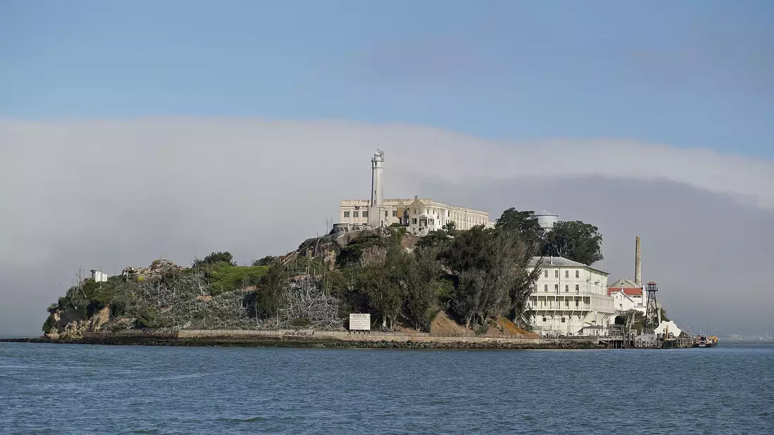 Das Gefängnis Alcatraz war berüchtigt als Verbannungsort für die «Schlimmsten der Schlimmsten». (Archivbild) - Bild: Eric Risberg/AP/dpa