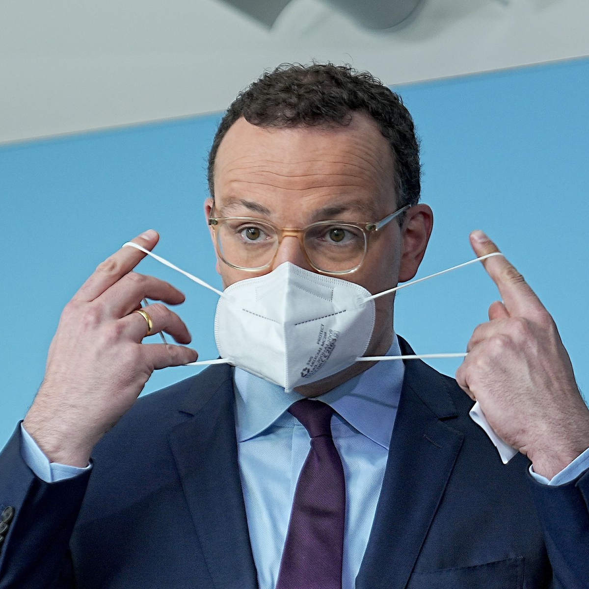 Der Maskenstreit könnte Spahn noch einholen. (Archivbild) - Foto: Michael Kappeler/dpa