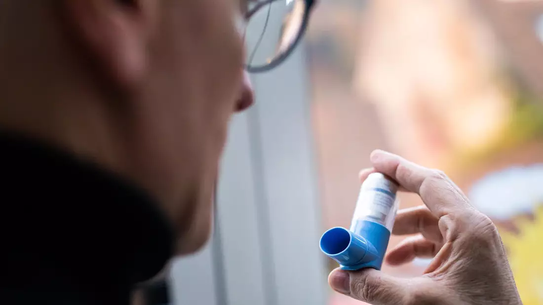 Asthma kann in jedem Alter erstmals auftreten. (Archivbild) - Bild: Philipp von Ditfurth/dpa