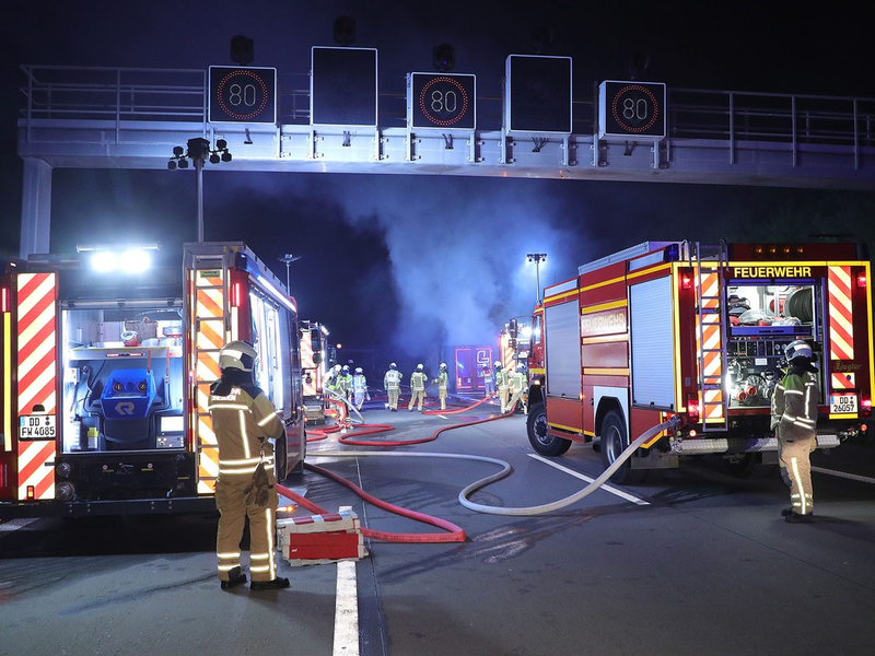 FW Dresden: Zwei Brandeinsätze zur selben Zeit fordern die Freuerwehr Dresden - Foto: presseportal.de