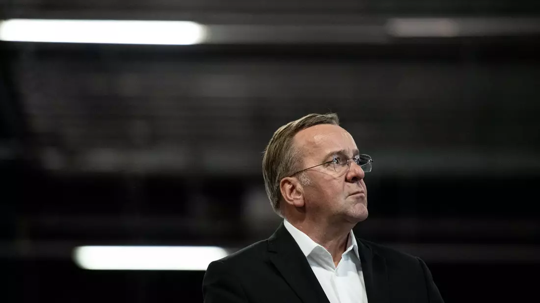Im neuen Kabinett gibt es überwiegend neue Gesichter. Boris Pistorius bleibt aber. (Archivbild) - Bild: Fabian Strauch/dpa