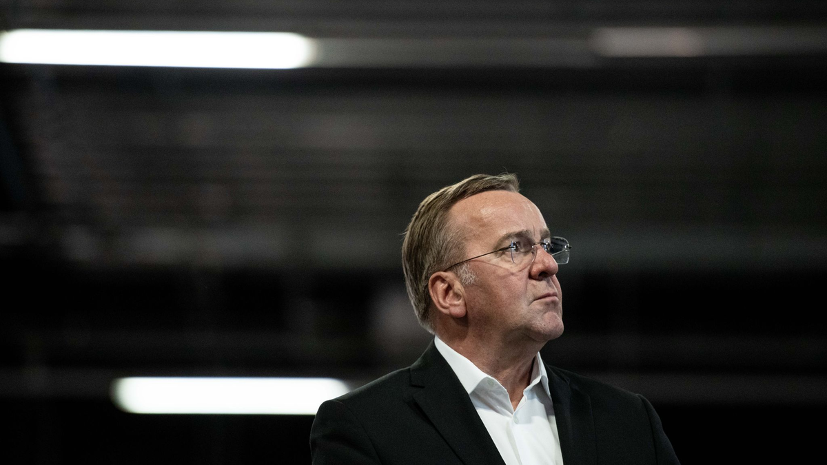 Im neuen Kabinett gibt es überwiegend neue Gesichter. Boris Pistorius bleibt aber. (Archivbild) - Foto: Fabian Strauch/dpa