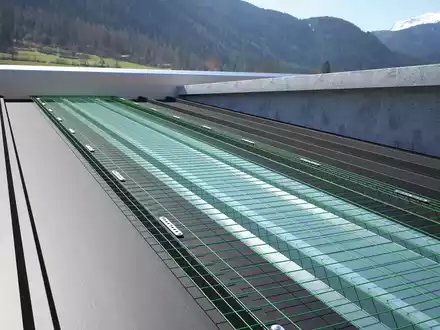 Sicher arbeiten auf dem Dach / INTERSOLAR: Rothoblaas bietet Expertise und Systeme - Foto: presseportal.de