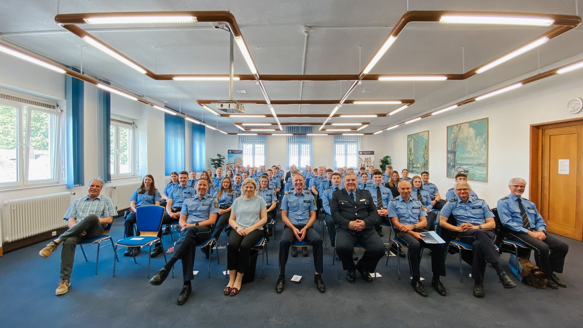 POL-PPRP: Polizeipräsidium Rheinpfalz - Begrüßung 43 neuer Polizistinnen und Polizisten im Polizeipräsidium Rheinpfalz - Foto: presseportal.de