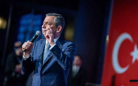 CHP-Chef Özgür Özel wurde in Istanbul körperlich angegriffen. (Archivbild) - Foto: Tunahan Turhan/SOPA Images via ZUMA Press Wire/dpa CHP-Chef Özgür Özel wurde in Istanbul körperlich angegriffen. (Archivbild) - Foto: Tunahan Turhan/SOPA Images via ZUMA Press Wire/dpa