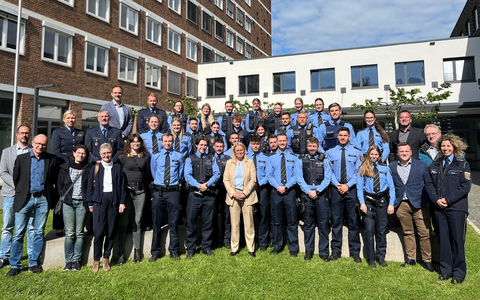 POL-PPTR: 33 Mal Verstärkung: Die Polizeipräsidentin begrüßt neue Mitarbeiterinnen und Mitarbeiter - Foto: presseportal.de