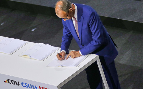 Friedrich Merz bei Unterzeichnung des Koalitionsvertrag am 05.05.2025 - Foto: über dts Nachrichtenagentur