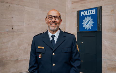 POL-MFR: (471) Chef der uniformierten Polizei Mittelfrankens, Leitender Polizeidirektor Herbert Donner, verabschiedet sich in den Ruhestand - Foto: presseportal.de
