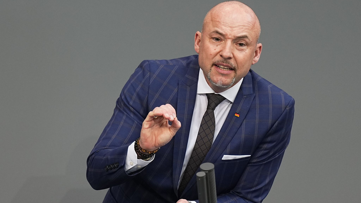 Als Nachfolger von Alexander Dobrindt tritt der Franke Alexander Hoffmann an der Spitze der CSU-Landesgruppe im Bundestag in große Fußstapfen. (Archivbild) - Foto: Michael Kappeler/dpa