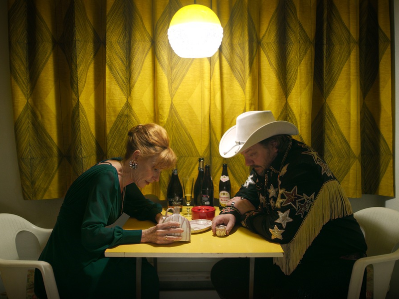 Einladung zu digitalen Interviews: Warum ich? - sechsteilige Anthologieserie von David Schalko mit deutschem Starensemble ab dem 20. Juni 2025 in der ARD Mediathek - Foto: presseportal.de