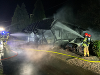 FW Alpen: Vollbrand eines Carport - Foto: presseportal.de
