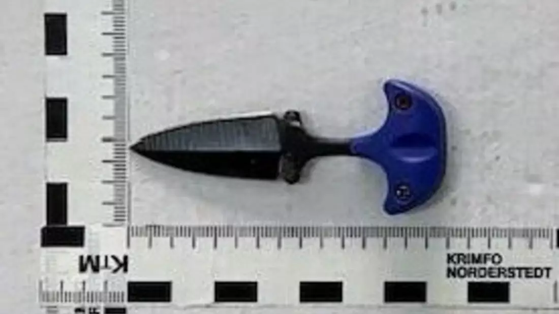 BPOL-H: Bundespolizei Flughafen Hannover: Faustmesser im Handgepäck - Bild: presseportal.de