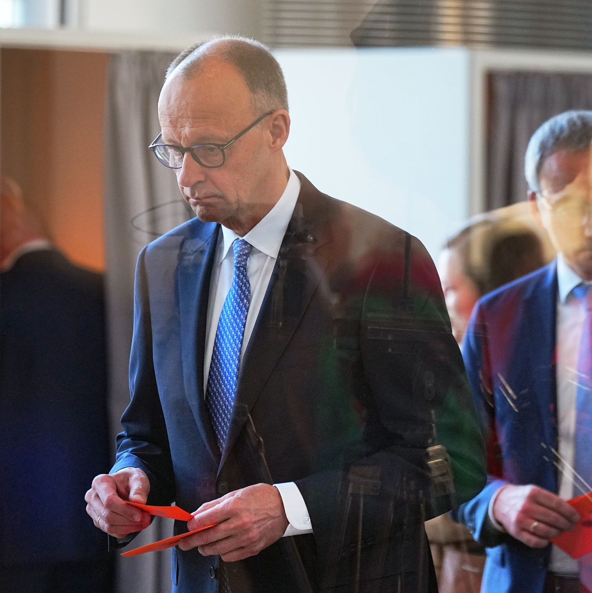 Der Bundestag soll heute noch einen zweiten Versuch zur Kanzlerwahl machen. - Foto: Michael Kappeler/dpa