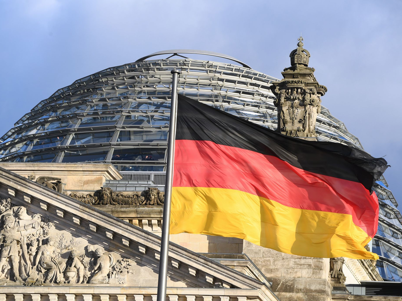 Kanzlerwahl im Bundestag - Merz braucht mindestens 316 Stimmen. - Foto: Soeren Stache/dpa