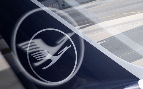 Zur Hauptversammlung der Lufthansa hagelt es Kritik der Gewerkschaften.   - Foto: Sebastian Gollnow/dpa