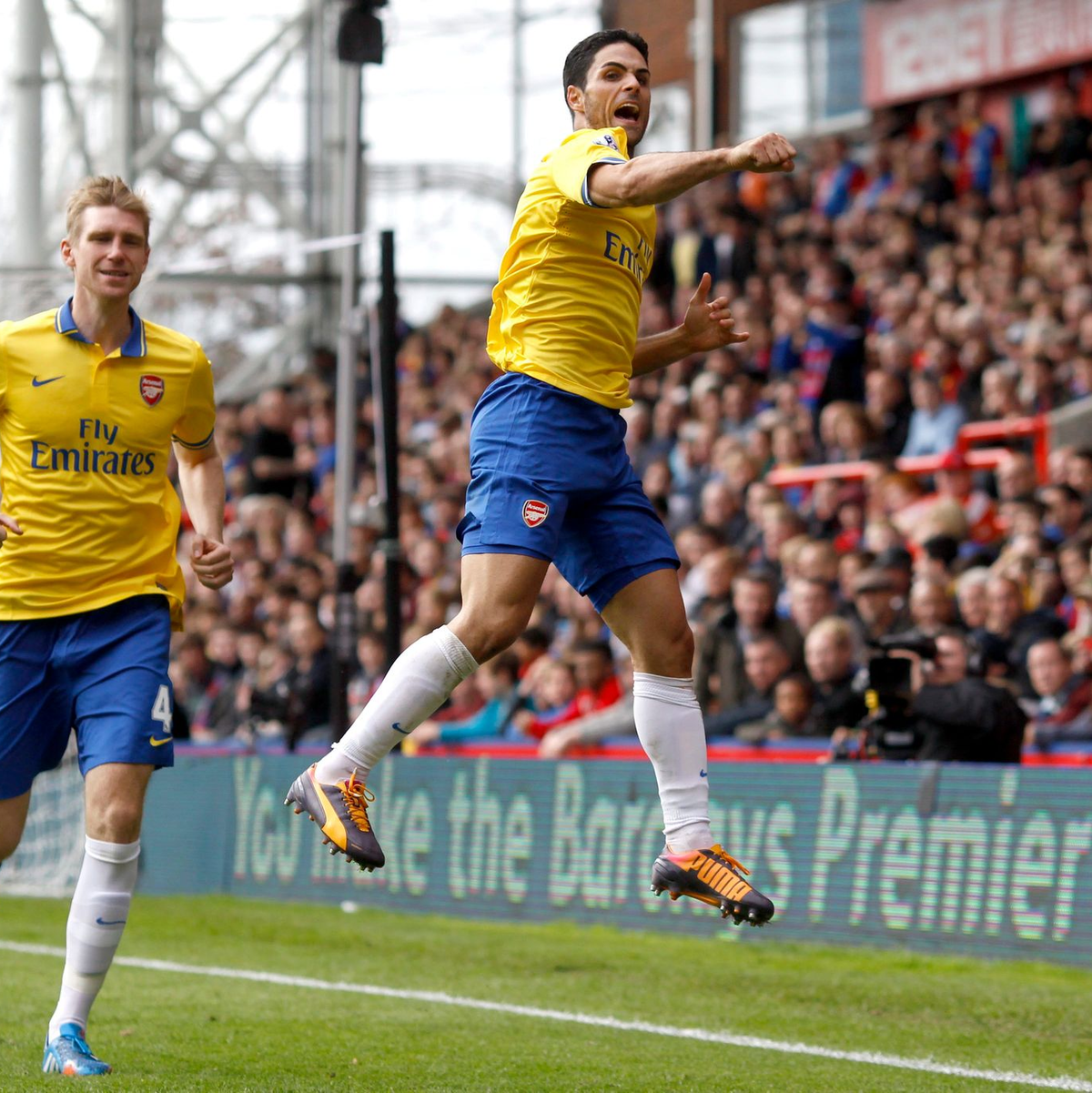 Früher schon Teamkollegen beim FC Arsenal: Per Mertesacker und Mikel Arteta (r). - Foto: picture alliance / dpa