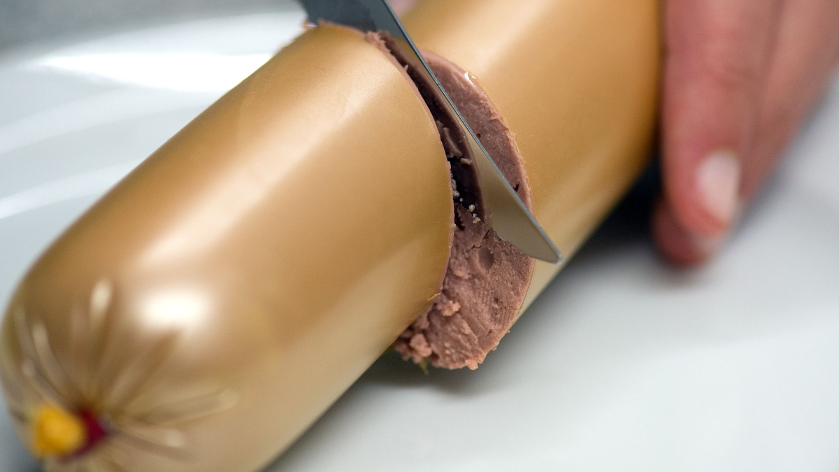 Bundesverwaltungsgericht urteilt zu Streit um Wurstverpackung (Symbolbild). - Foto: Federico Gambarini/dpa