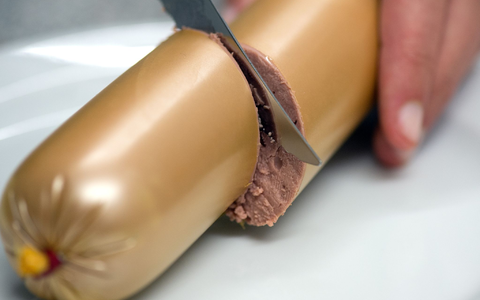 Bundesverwaltungsgericht urteilt zu Streit um Wurstverpackung (Symbolbild). - Foto: Federico Gambarini/dpa