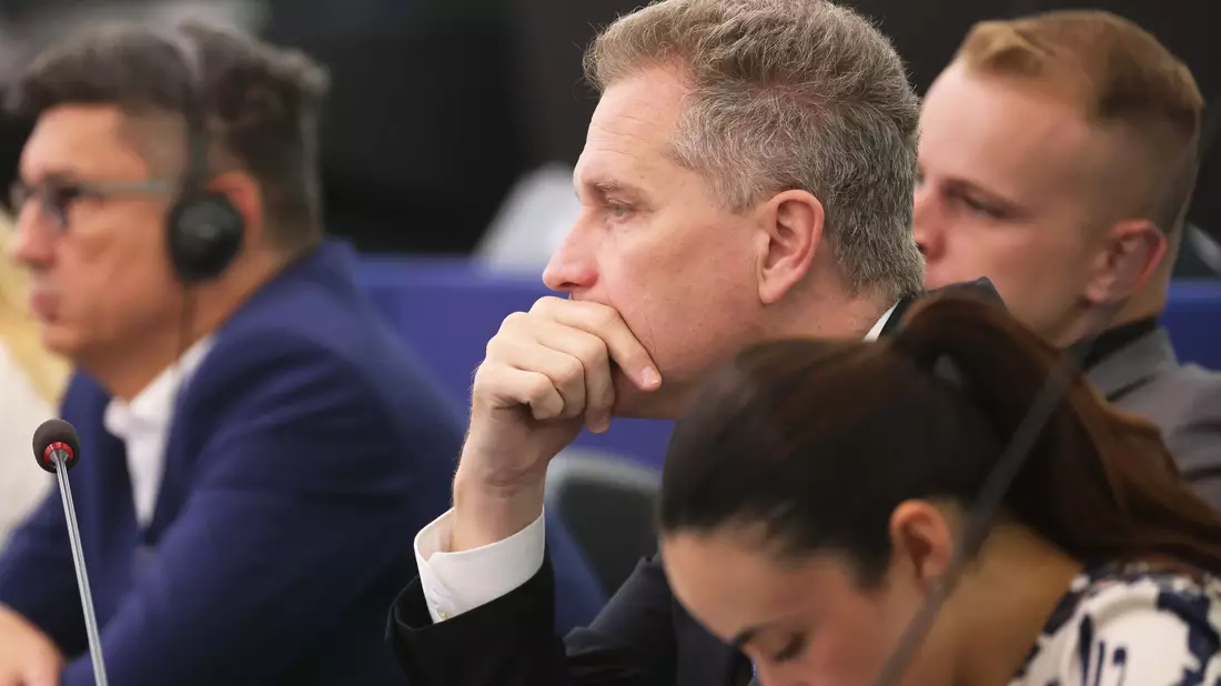 Der AfD-Politiker Petr Bystron selbst weist die Vorwürfe gegen ihn vehement zurück. (Archivbild) - Bild: Philipp von Ditfurth/dpa
