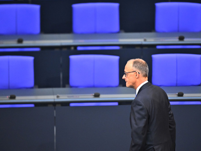 Merz ist bei der Kanzlerwahl im ersten Wahlgang durchgefallen. - Foto: Sebastian Gollnow/dpa