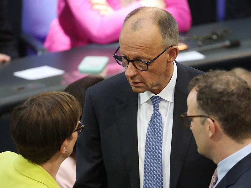 Saskia Esken, Friedrich Merz, Jens Spahn am 06.05.2025 - Foto: über dts Nachrichtenagentur