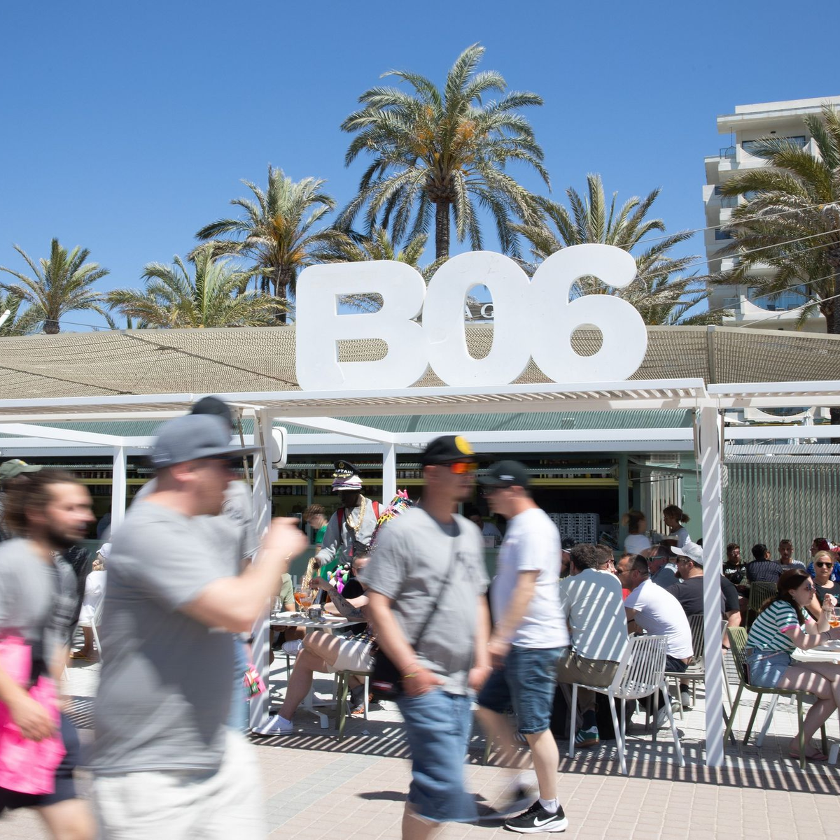 Der Zwischenfall ereignete sich im Wasser auf Höhe des berühmten Strandlokals Balneario 06. (Archivfoto) - Foto: Clara Margais/dpa