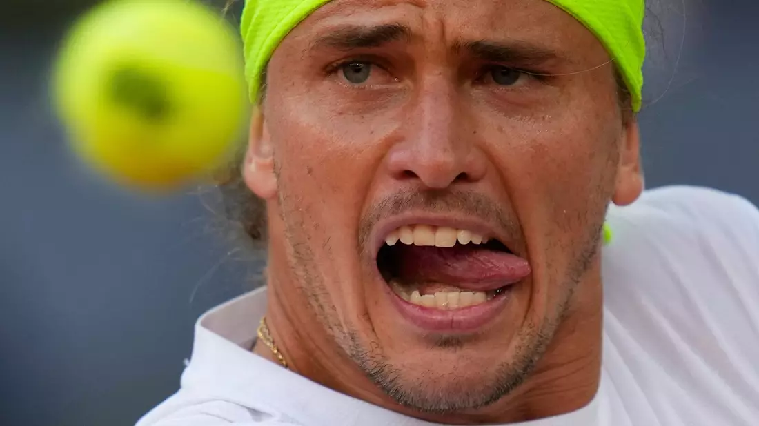 Alexander Zverev tritt beim Turnier in Rom als Titelverteidiger an. - Bild: Manu Fernandez/AP/dpa