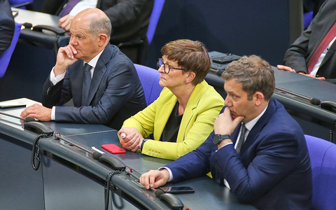 Olaf Scholz, Saskia Esken und Lars Klingbeil am 06.05.2025 - Foto: über dts Nachrichtenagentur