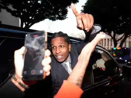 Asap Rocky stand Anfang des Jahres vor Gericht und wurde freigesprochen. (Archivbild) - Foto: Damian Dovarganes/AP/dpa